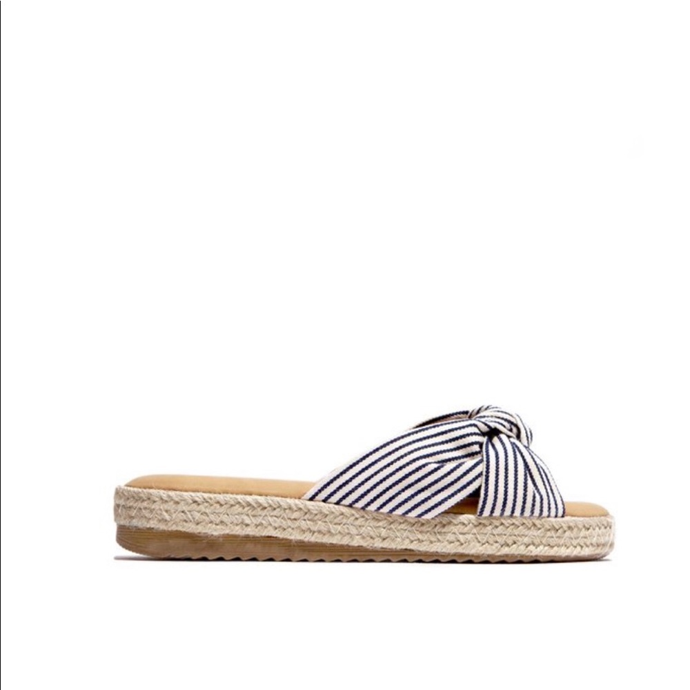Sandals - Picture 3 of 3